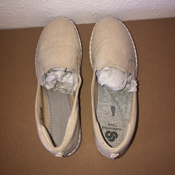 CLOUDSTEPPERS BY CLARKS Sneaker Women's Size 9 Metallic Gold Cushion Slip On - Picture 4 of 10